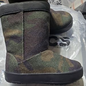 Crocs Boots children's size c7 nwt